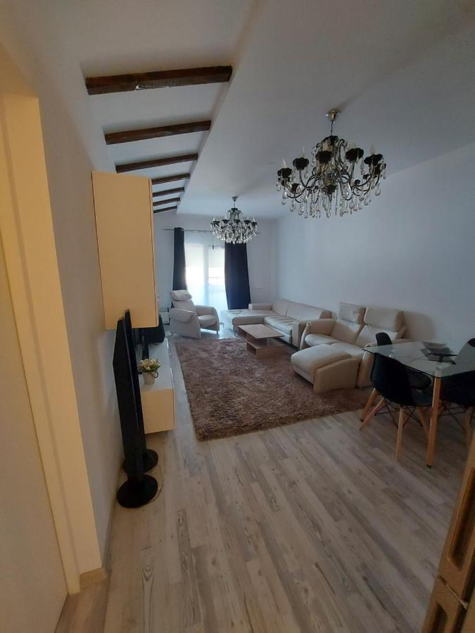 Jolie Art Lägenhet Brăila Exteriör bild